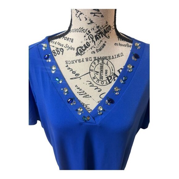 NWOT SUSAN GRAVER Artisan Liquid Knit Tunic with Jeweled V-Neck' - Sz 1X Blue - Picture 1 of 9